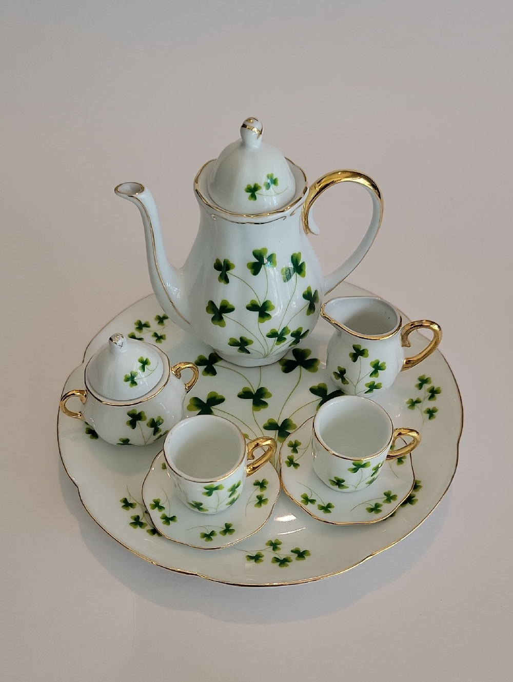 VINTAGE MINATURE SHAMROCK PORCELAIN TEA SET